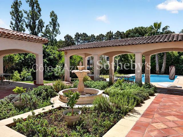Vente Villa 9 pièces 277 m2 Mouans Sartoux