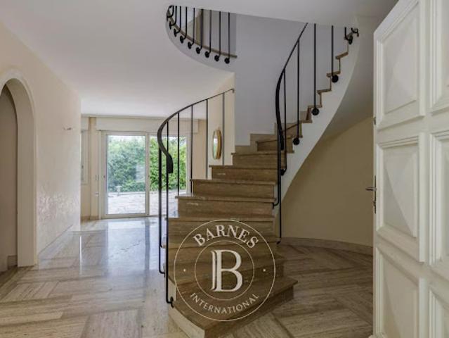 Vente Villa 9 pièces 321.59 m2 Divonne les Bains