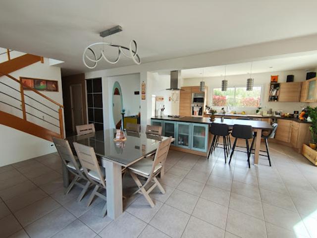 Vente Villa 10 pièces 181.82 m2 Montreuil le Gast