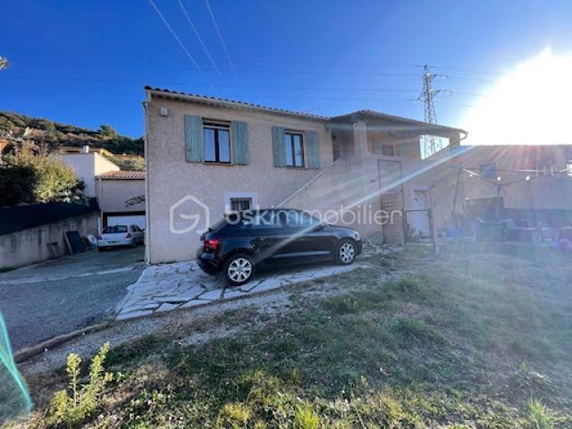 Vente Villa 10 pièces 200 m2 Villeneuve