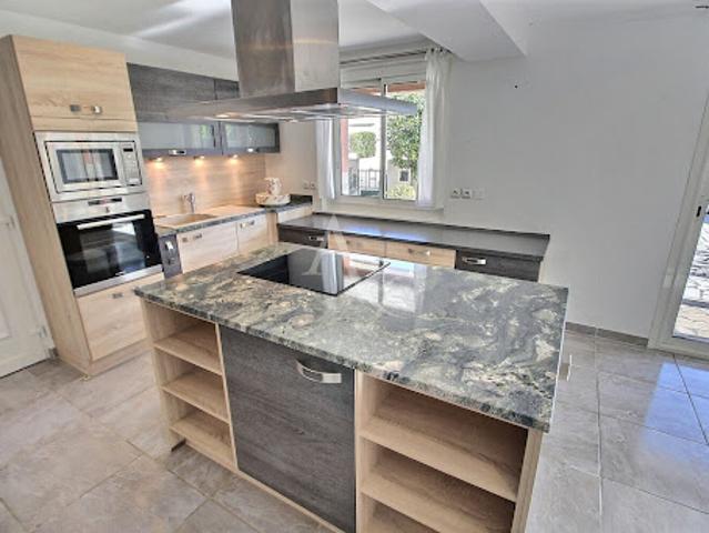 Vente Villa 10 pièces 270 m2 Cabestany