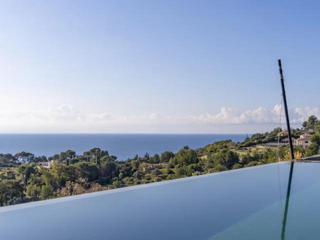 Vente Villa 10 pièces 290 m2 Carqueiranne