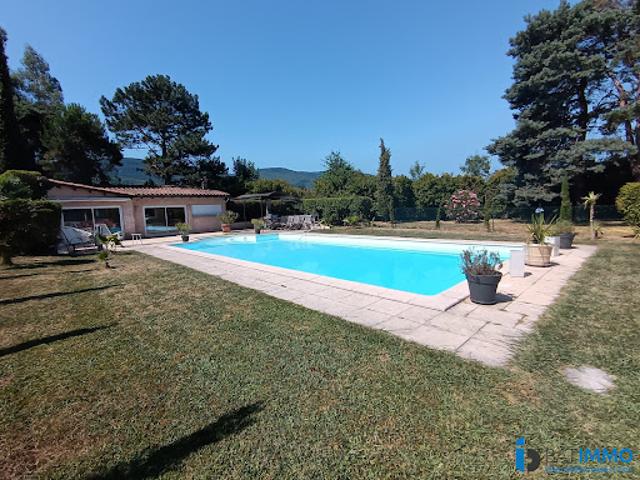 Vente Villa 10 pièces 300 m2 Aussillon
