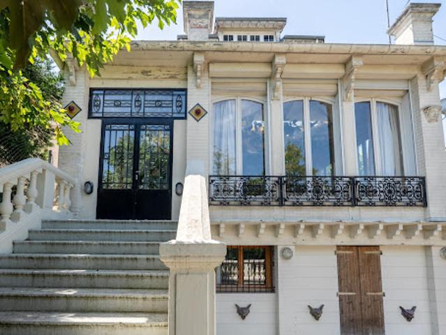 Vente Villa 10 pièces 316 m2 La Varenne Saint Hilaire