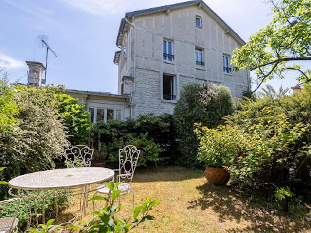 Vente Villa 10 pièces 316 m2 La Varenne Saint Hilaire