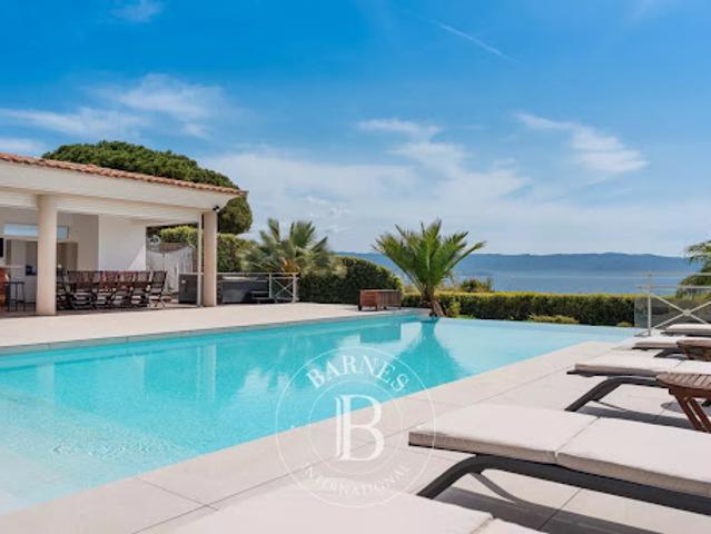 Vente Villa 10 pièces 340.1 m2 Ajaccio