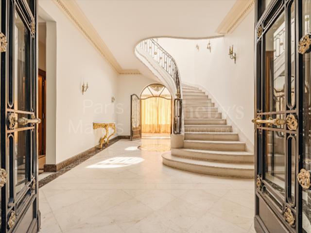 Vente Villa 11 pièces 1000 m2 La Varenne Saint Hilaire