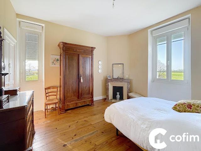 Vente Villa 11 pièces 210 m2 Theze