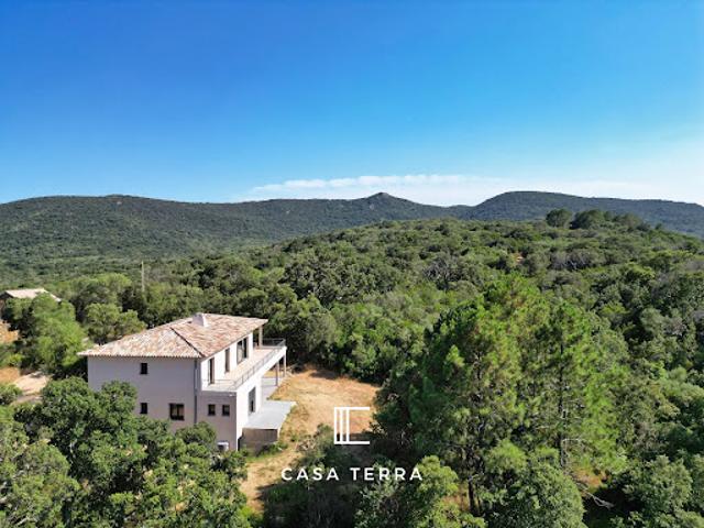 Vente Villa 11 pièces 225 m2 Sainte lucie de porto vecchio
