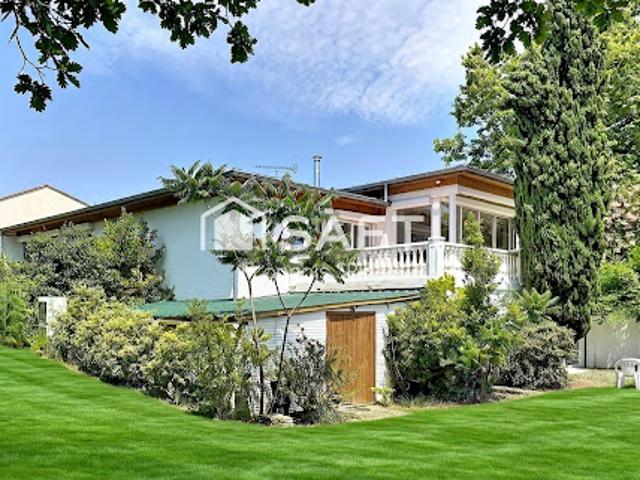 Vente Villa 11 pièces 240 m2 Pompignac