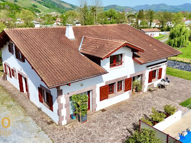 Vente Villa 11 pièces 377 m2 Saint Jean Pied de Port