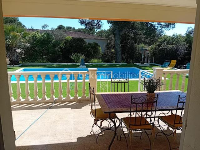 Vente Villa 12 pièces 336.81 m2 Poulx