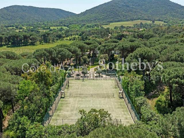 Vente Villa 12 pièces 385 m2 Plan de la Tour