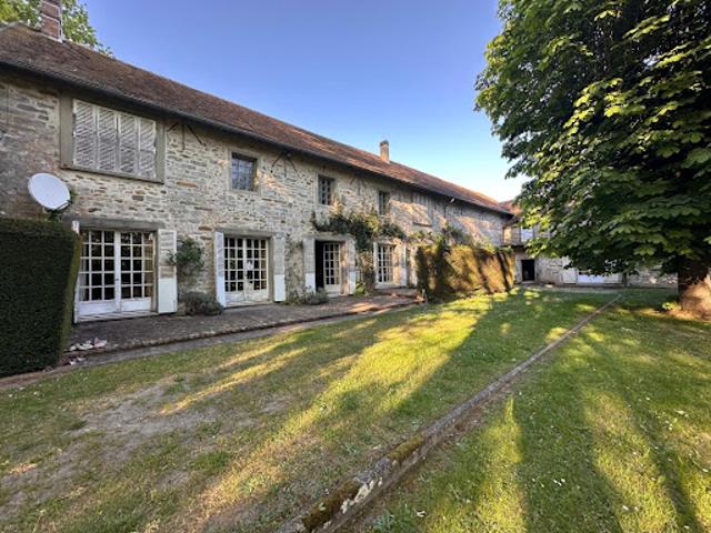 Vente Propriété 17 pièces 700 m2 Avrainville