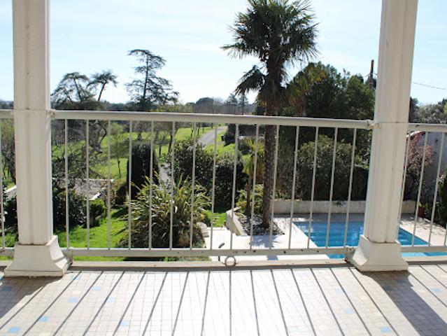 Vente Villa 14 pièces 220 m2 Beaumont de Lomagne