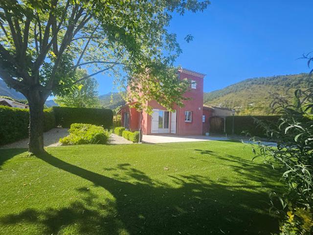 Vente Villa 3 pièces 68 m2 Castellane