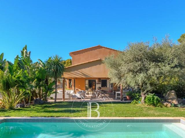 Vente Villa d'architecte Vue panoramique Ollioules 222m² Ollioules