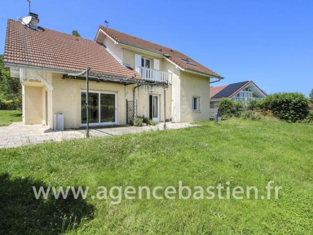 VENTE VILLA INDIVIDUELLE 6 PIECES BEAUX VOLUMES AU CA