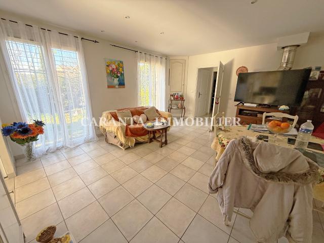 Vente villa récente 4 pièces Sainte Maxime proche centre ville terrain plat