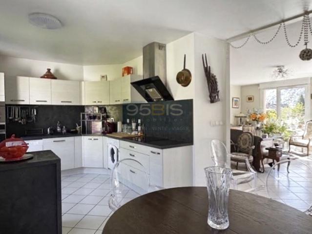 VENTE A TERME OCCUPEE Appartement 106 m2 dernier étage, terrasse, garage