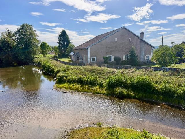 Vente ancienne ferme à rénover, sur terrain de 18,79 ares LES AYNANS 70