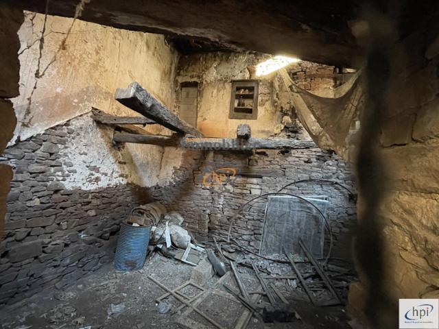 Vente ancienne maison à restaurer avec dépendance Broquiès
