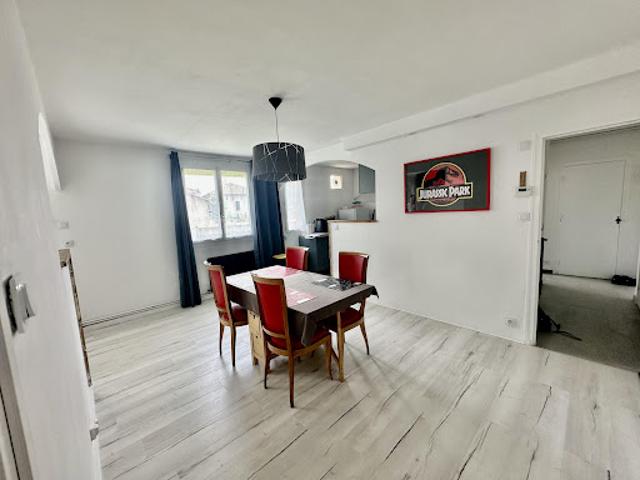 Vente Appartement 4 pièces 57.02 m2 Bagnols sur ceze