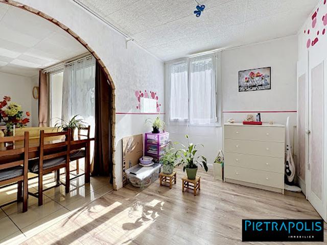 Vente Appartement 4 pièces 67 m2 Pierre benite