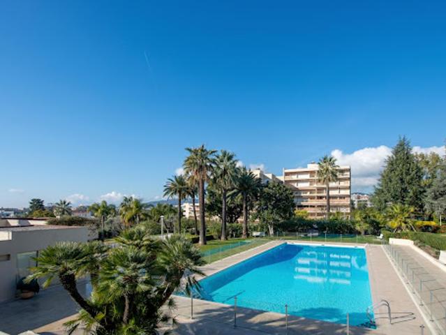 Vente Appartement 4 pièces 77.52 m2 Antibes