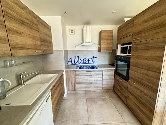 Vente Appartement 4 pièces 77.05 m2 Sanary sur Mer