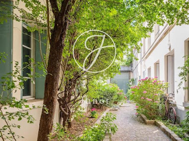 Vente Appartement 4 pièces 77.2 m2 Paris 11ème