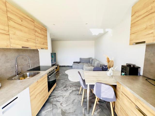 Vente Appartement 4 pièces 77 m2 Marseille 15ème