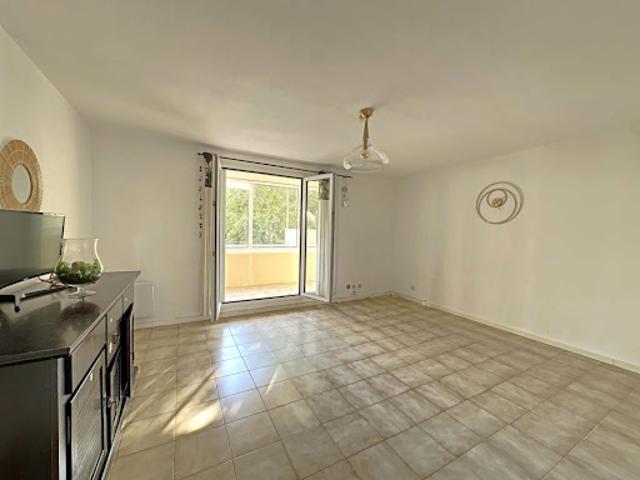 Vente Appartement 4 pièces 77 m2 Marseille 8ème