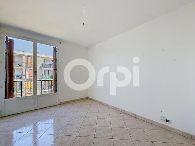 Vente Appartement 4 pièces 76.94 m2 Montereau Fault Yonne