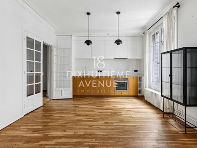 Vente Appartement 4 pièces 76.9 m2 Paris 18ème