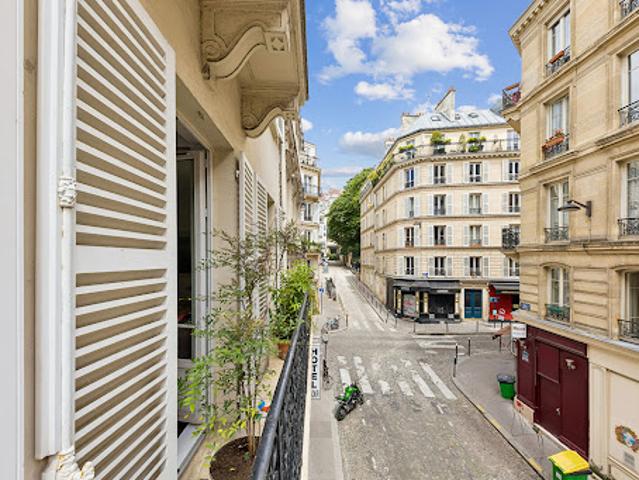 Vente Appartement 4 pièces 76.25 m2 Paris 18ème