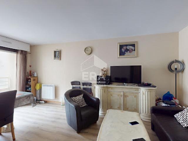 Vente Appartement 4 pièces 79.6 m2 Paris 19ème