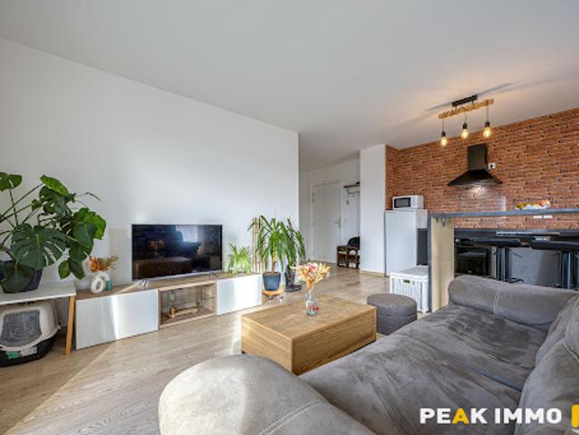 Vente Appartement 4 pièces 79 m2 Sales
