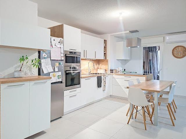 Vente Appartement 4 pièces 83 m2 Saint jean de vedas