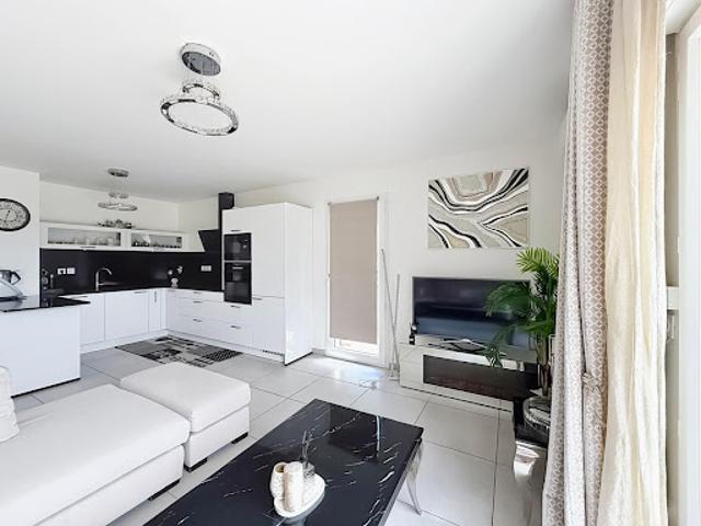 Vente Appartement 4 pièces 80 m2 Ornex