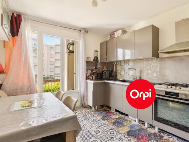 Vente Appartement 4 pièces 81.9 m2 Saint Priest