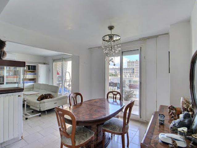 Vente Appartement 5 pièces 66.83 m2 Marseille 8ème
