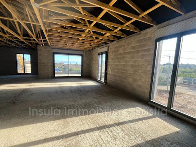Vente Appartement 4 pièces 81 m2 Santa Lucia di Moriani