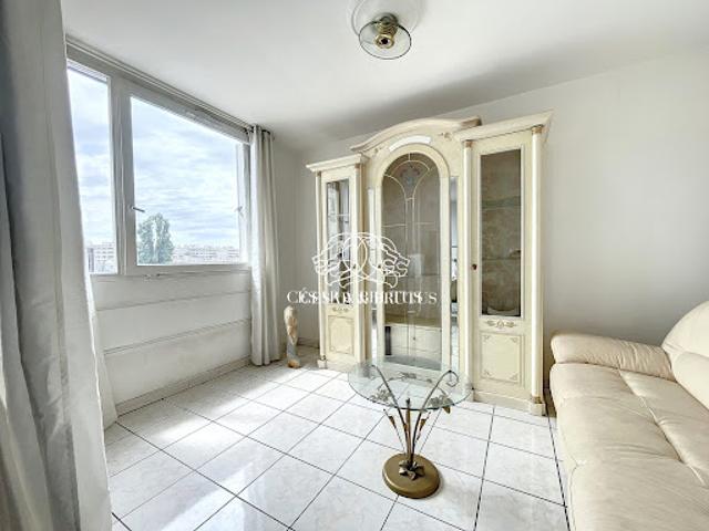 Vente Appartement 4 pièces 82.42 m2 Lyon 8ème