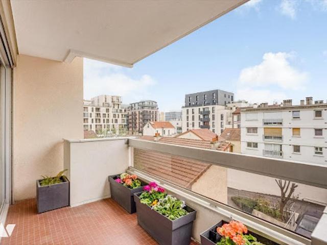 Vente Appartement 4 pièces 82 m2 Courbevoie