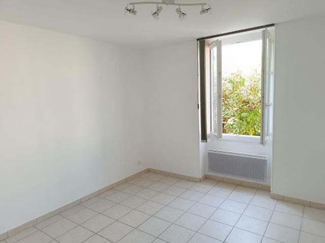 Vente Appartement 4 pièces 87 m2 Saint Florent sur Auzonnet