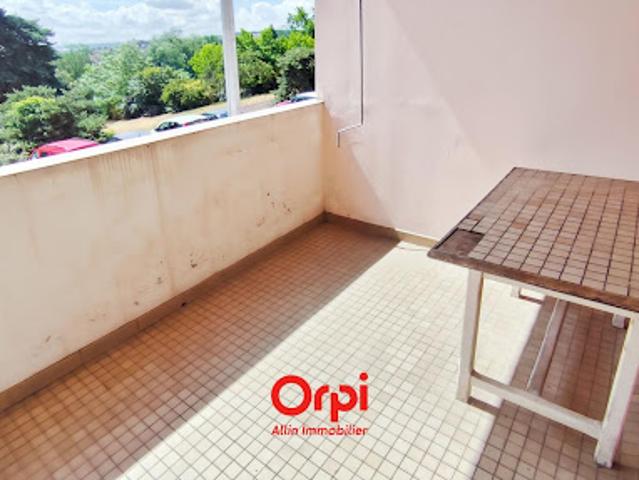 Vente Appartement 4 pièces 84.9 m2 Montluçon