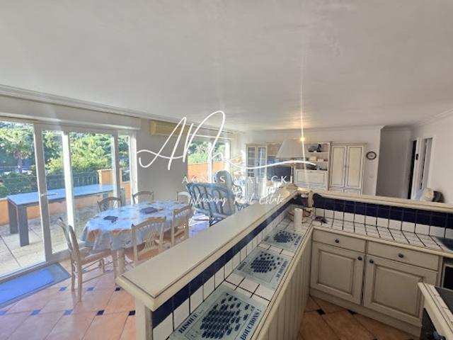 Vente Appartement 4 pièces 84 m2 Cavalaire sur Mer