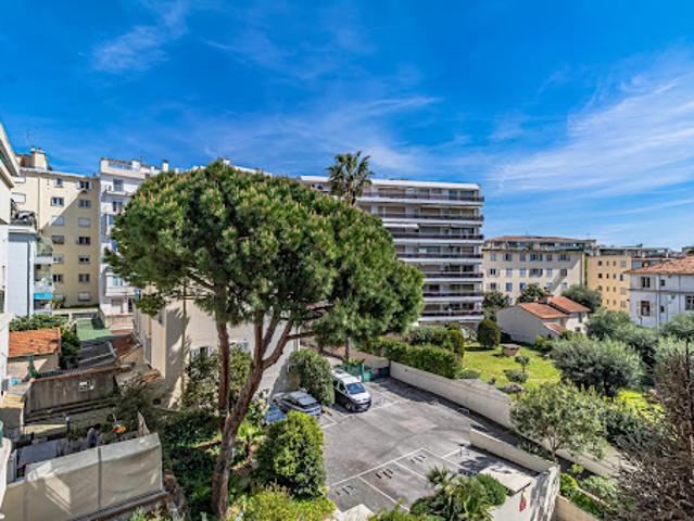 Vente Appartement 4 pièces 85.07 m2 Antibes