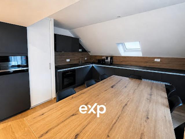 Vente Appartement 4 pièces 85 m2 Château Ville Vieille
